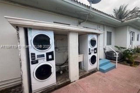 Condominio en alquiler en Miami Beach, Florida, 2 dormitorios, 77.11 m2 № 1948940 - foto 11