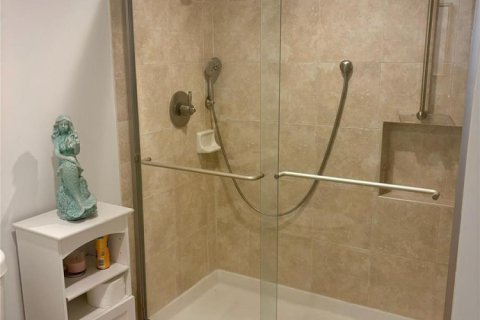 Condo in Jensen Beach, Florida, 2 bedrooms  № 2241885 - photo 9