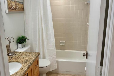 Condo in Jensen Beach, Florida, 2 bedrooms  № 2241885 - photo 14