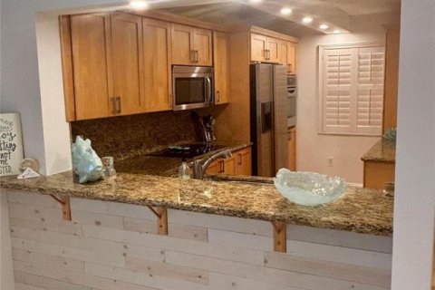 Condo in Jensen Beach, Florida, 2 bedrooms  № 2241885 - photo 5