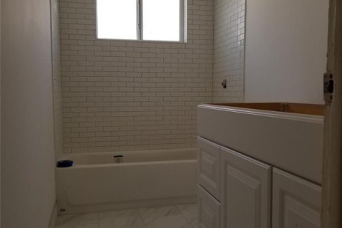 Immobilier commercial à vendre à Fort Lauderdale, Floride: 232.07 m2 № 2083165 - photo 23