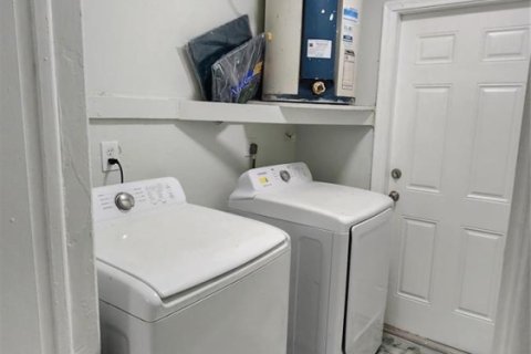 Immobilier commercial à vendre à Fort Lauderdale, Floride: 232.07 m2 № 2083165 - photo 16