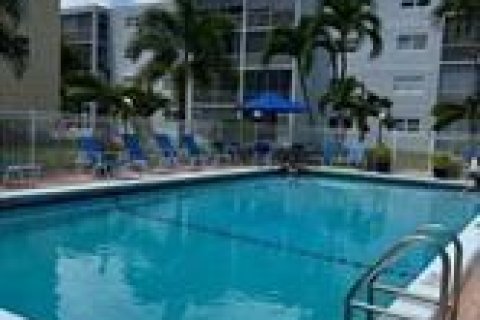 Copropriété à louer à Dania Beach, Floride: 2 chambres, 106.28 m2 № 2271218 - photo 17