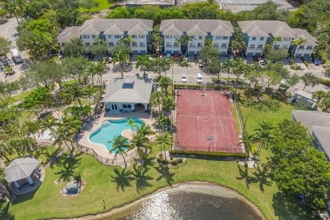 Townhouse in Lauderhill, Florida 2 bedrooms, 104.05 sq.m. № 1763027 - photo 4