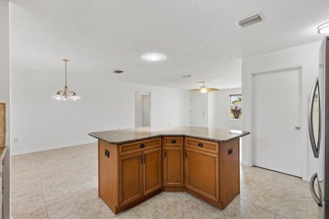 House in The Villages, Florida 3 bedrooms, 150.5 sq.m. № 1866258 - photo 15