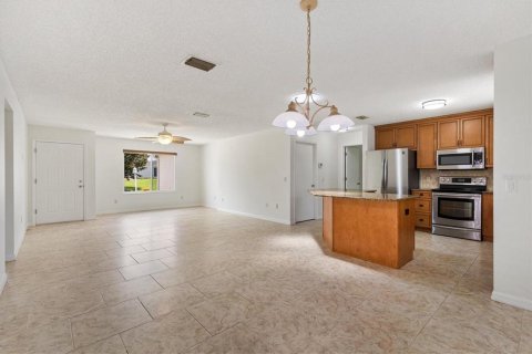 House in The Villages, Florida 3 bedrooms, 150.5 sq.m. № 1866258 - photo 12