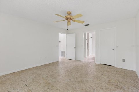 House in The Villages, Florida 3 bedrooms, 150.5 sq.m. № 1866258 - photo 22