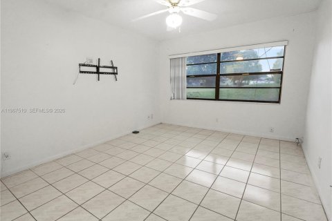 Снять в аренду виллу или дом в Тамарак, Флорида 2 спальни, 98.48м2, № 2028627 - фото 20