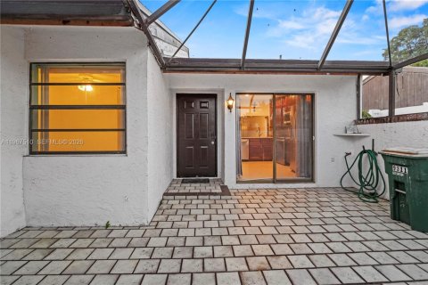 Снять в аренду виллу или дом в Тамарак, Флорида 2 спальни, 98.48м2, № 2028627 - фото 4