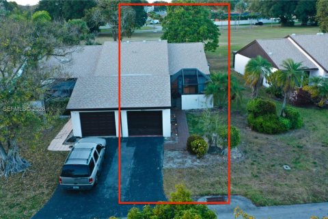 Снять в аренду виллу или дом в Тамарак, Флорида 2 спальни, 98.48м2, № 2028627 - фото 2