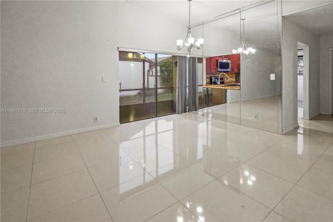 Снять в аренду виллу или дом в Тамарак, Флорида 2 спальни, 98.48м2, № 2028627 - фото 13