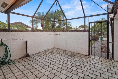 Снять в аренду виллу или дом в Тамарак, Флорида 2 спальни, 98.48м2, № 2028627 - фото 5