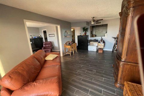 Condo in Clearwater, Florida, 1 bedroom  № 2431150 - photo 14