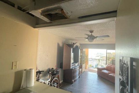 Condo in Clearwater, Florida, 1 bedroom  № 2431150 - photo 7