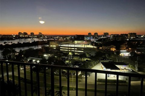 Condo in Clearwater, Florida, 1 bedroom  № 2431150 - photo 24