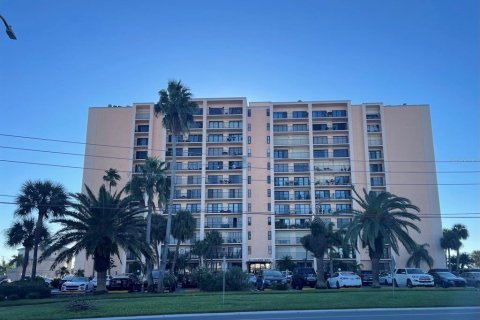 Condo in Clearwater, Florida, 1 bedroom  № 2431150 - photo 2