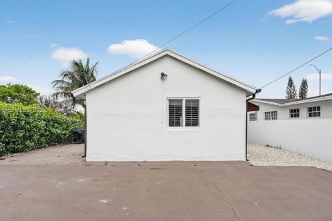 Villa ou maison à vendre à Miami, Floride: 3 chambres, 116.13 m2 № 2243687 - photo 25