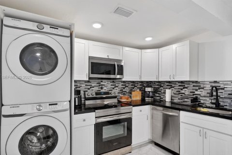 Villa ou maison à vendre à Miami, Floride: 3 chambres, 116.13 m2 № 2243687 - photo 13