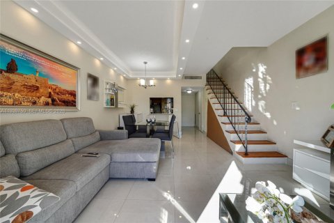 Кондоминиум с 1 спальней в Хайалиа, Флорида № 1997052