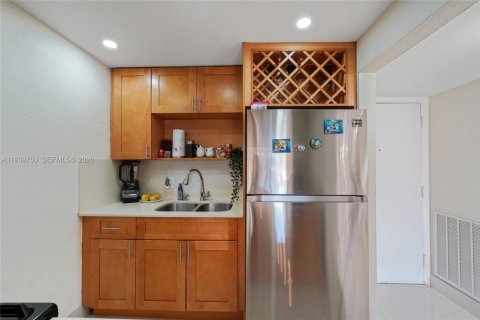 Купить кондоминиум в Хайалиа, Флорида 1 спальня, 75.25м2, № 1997052 - фото 12