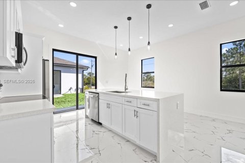 Купить виллу или дом в Лихай-Эйкерс, Флорида 3 спальни, № 2033194 - фото 9