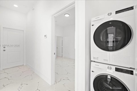 Купить виллу или дом в Лихай-Эйкерс, Флорида 3 спальни, № 2033194 - фото 6