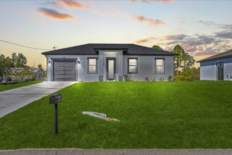 Дом в Лихай-Эйкерс, Флорида 3 спальни № 2033194