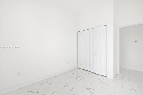 Купить виллу или дом в Лихай-Эйкерс, Флорида 3 спальни, № 2033194 - фото 24