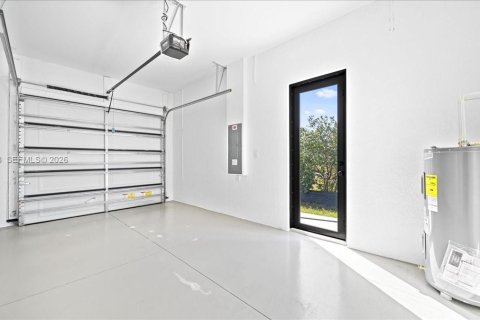 Купить виллу или дом в Лихай-Эйкерс, Флорида 3 спальни, № 2033194 - фото 25