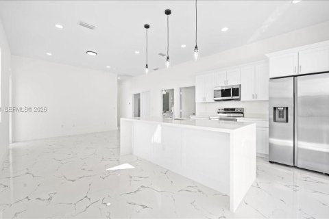 Купить виллу или дом в Лихай-Эйкерс, Флорида 3 спальни, № 2033194 - фото 11