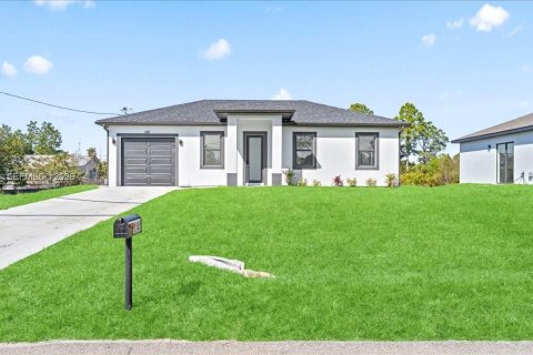 Купить виллу или дом в Лихай-Эйкерс, Флорида 3 спальни, № 2033194 - фото 2