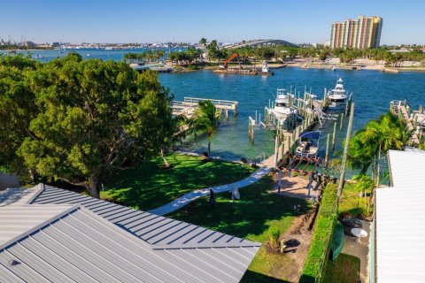 Copropriété à vendre à Riviera Beach, Floride: 15 chambres, 616.87 m2 № 2154420 - photo 4