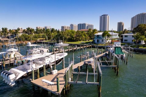 Copropriété à vendre à Riviera Beach, Floride: 15 chambres, 616.87 m2 № 2154420 - photo 2