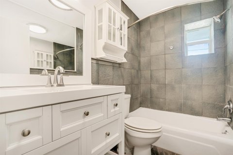 Copropriété à vendre à Riviera Beach, Floride: 15 chambres, 616.87 m2 № 2154420 - photo 30