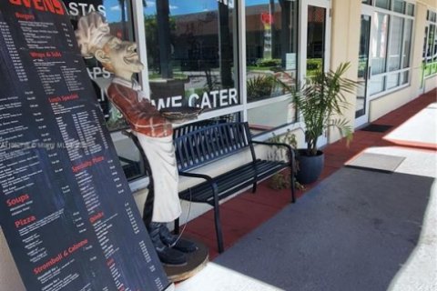 Купить коммерческую недвижимость в Медли, Флорида № 1979229 - фото 3