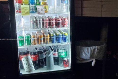 Купить коммерческую недвижимость в Медли, Флорида № 1979229 - фото 11