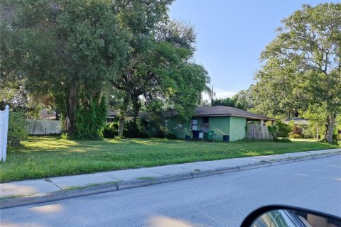 House in Tampa, Florida 2 bedrooms, 86.96 sq.m. № 2417037