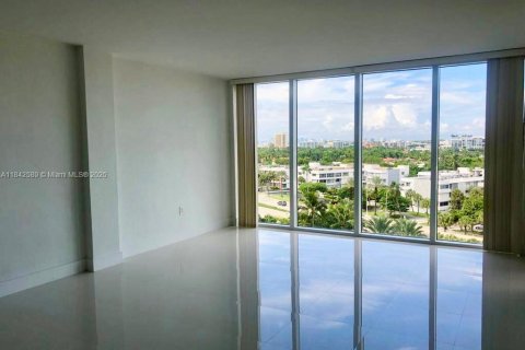 Condominio en alquiler en Bal Harbour, Florida, 1 dormitorio, 83.24 m2 № 1936940 - foto 6