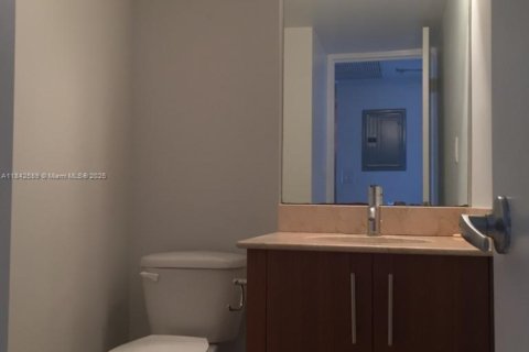 Condominio en alquiler en Bal Harbour, Florida, 1 dormitorio, 83.24 m2 № 1936940 - foto 12