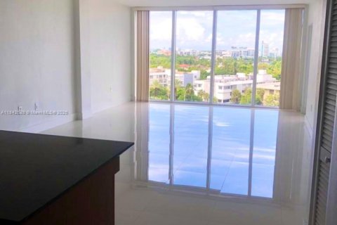 Condominio en alquiler en Bal Harbour, Florida, 1 dormitorio, 83.24 m2 № 1936940 - foto 7