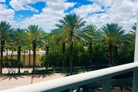 Condominio en alquiler en Bal Harbour, Florida, 1 dormitorio, 83.24 m2 № 1936940 - foto 4