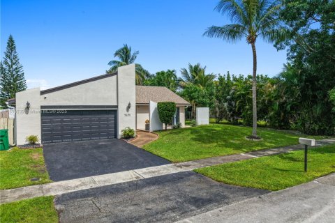 Casa en venta en Lauderhill, Florida, 3 dormitorios, 154.96 m2 № 1952719 - foto 2