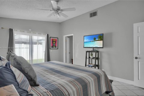 Casa en venta en Lauderhill, Florida, 3 dormitorios, 154.96 m2 № 1952719 - foto 16