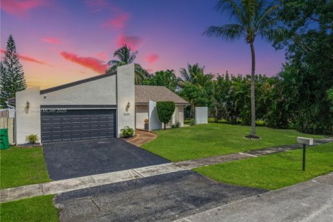 Casa en venta en Lauderhill, Florida, 3 dormitorios, 154.96 m2 № 1952719 - foto 1