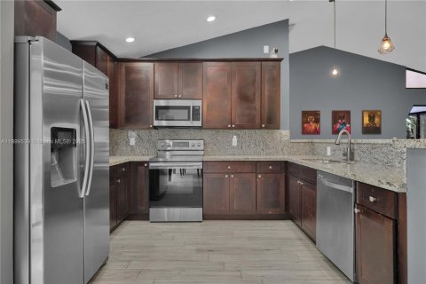 Casa en venta en Lauderhill, Florida, 3 dormitorios, 154.96 m2 № 1952719 - foto 10