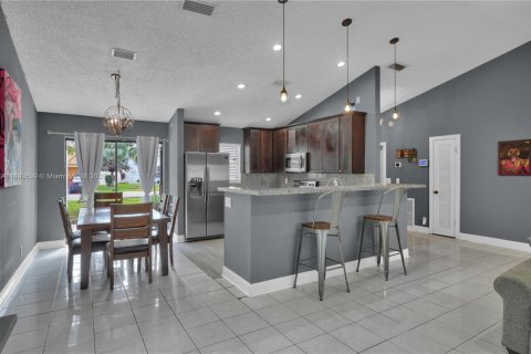 Casa en venta en Lauderhill, Florida, 3 dormitorios, 154.96 m2 № 1952719 - foto 9