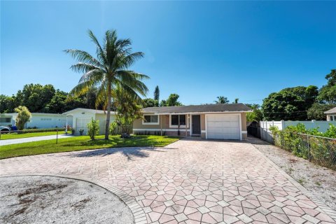Villa ou maison à louer à Hollywood, Floride: 2 chambres, 133.78 m2 № 2407708 - photo 13