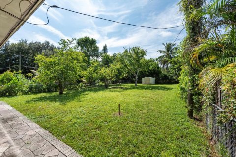 Villa ou maison à louer à Hollywood, Floride: 2 chambres, 133.78 m2 № 2407708 - photo 15