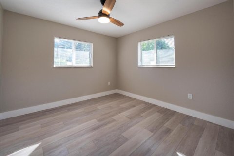 Villa ou maison à louer à Hollywood, Floride: 2 chambres, 133.78 m2 № 2407708 - photo 7