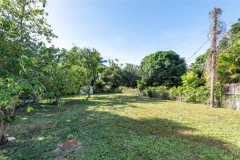 Villa ou maison à louer à Hollywood, Floride: 2 chambres, 133.78 m2 № 2407708 - photo 9